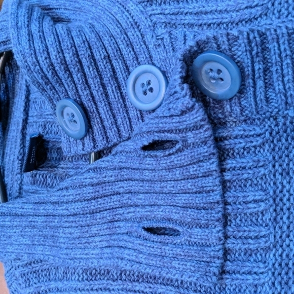 Izod Women's Three Button Sweater - Cowlneck Size Large - Picture 8 of 8